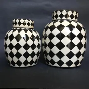 Dama Chinese Vase - Black and white checkered ceramic vase with lid