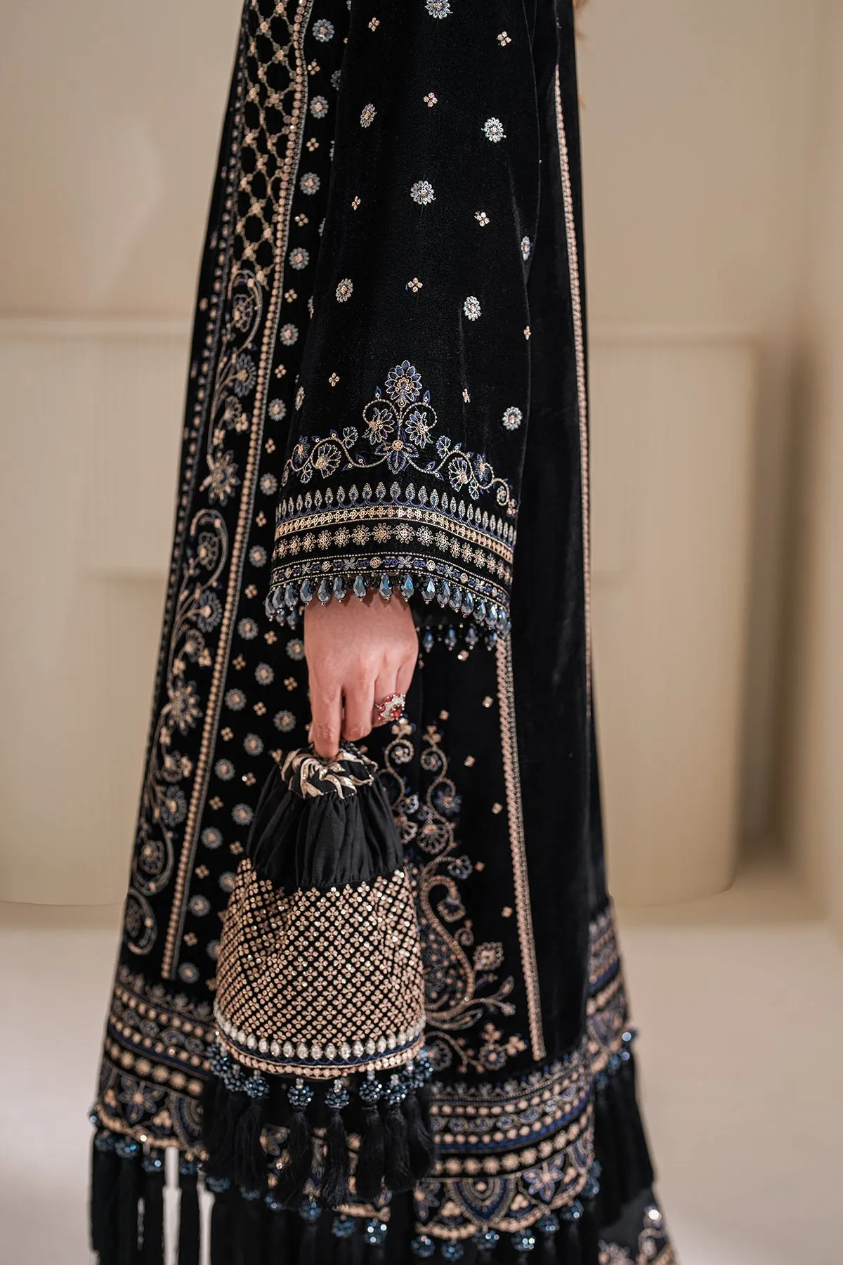 EMBROIDERED VELVET SF-755