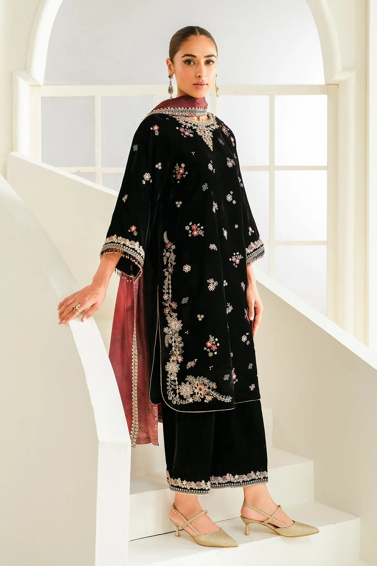 EMBROIDERED VELVET UF-746