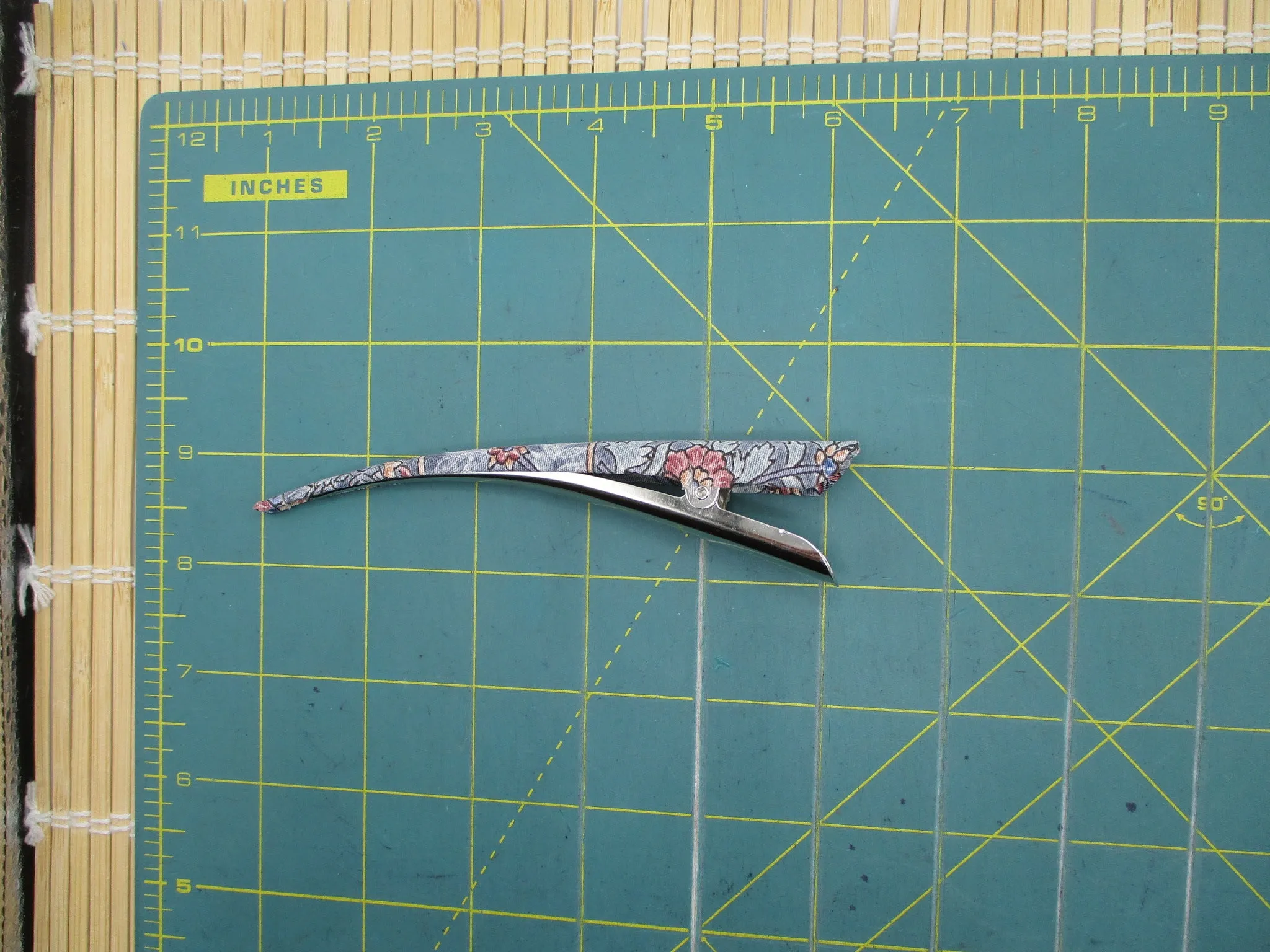 Floral Elegant Japanese Kimono Fabric Alligator Hair Clip Gray Ship from USA