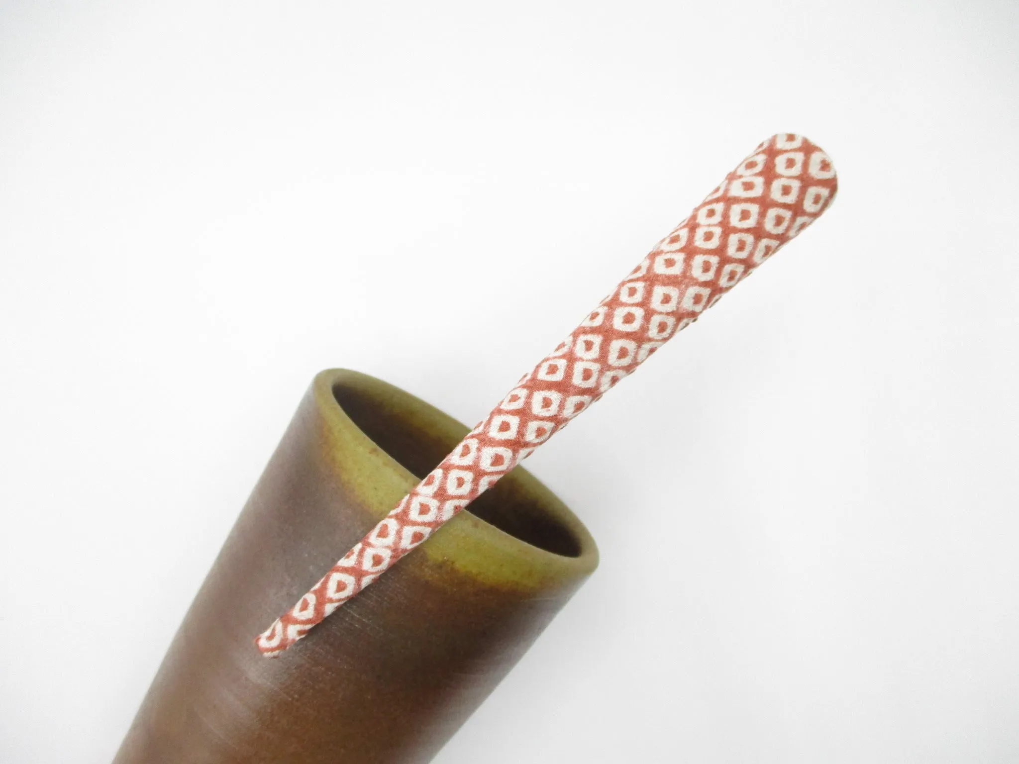 Japanese Kimono Silk Fabric Beak Clip, Wabi Sabi Pink Shibori