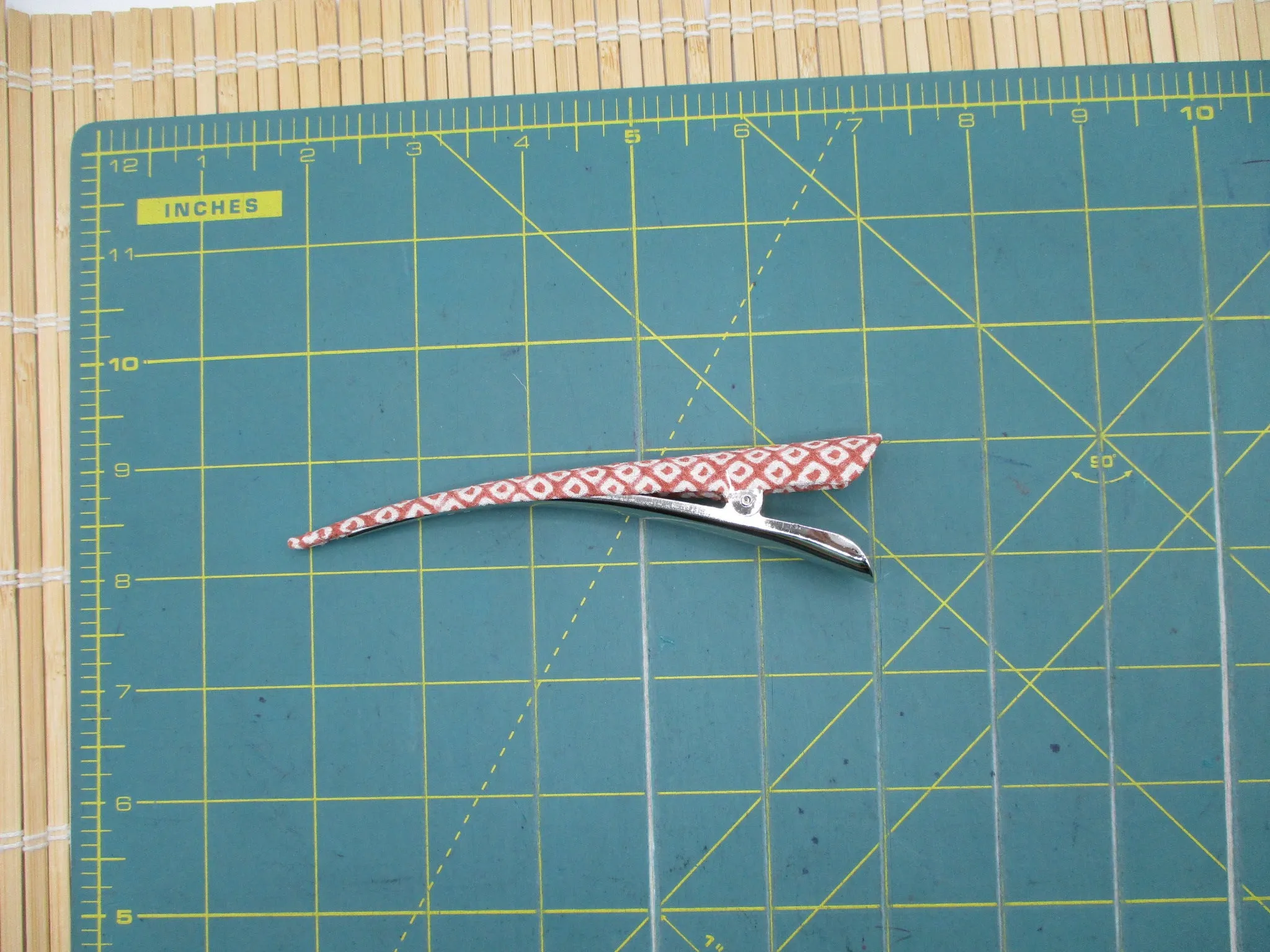 Japanese Kimono Silk Fabric Beak Clip, Wabi Sabi Pink Shibori