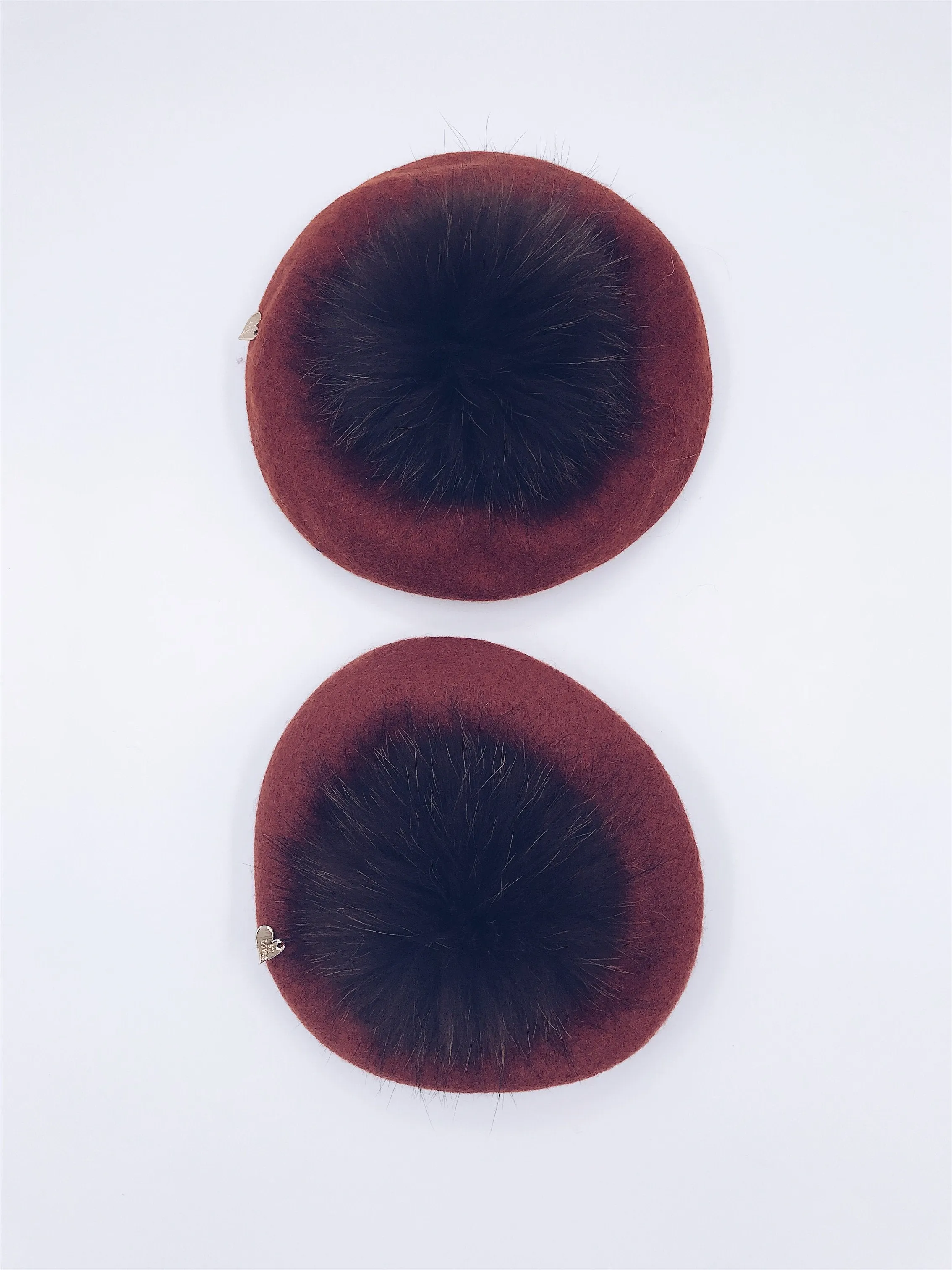 MI LOVES SIGNATURE WOOL BERETS WITH POMPOM(1 Beret)