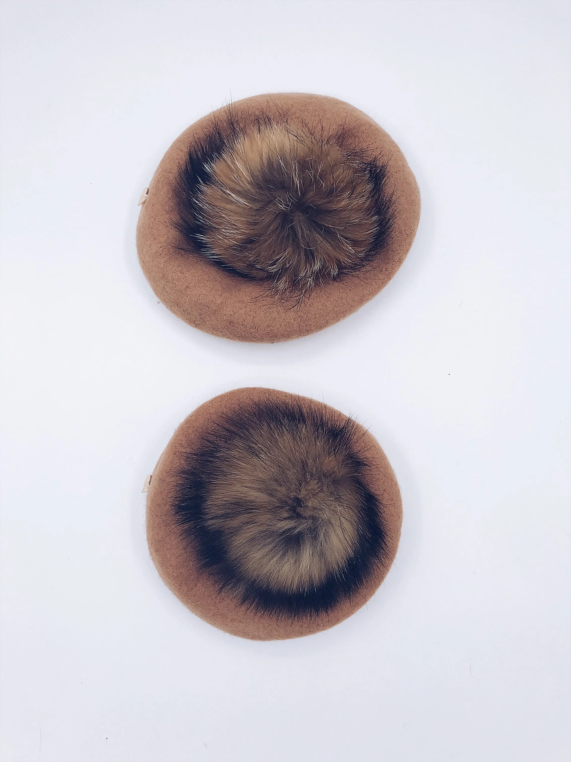 MI LOVES SIGNATURE WOOL BERETS WITH POMPOM(1 Beret)