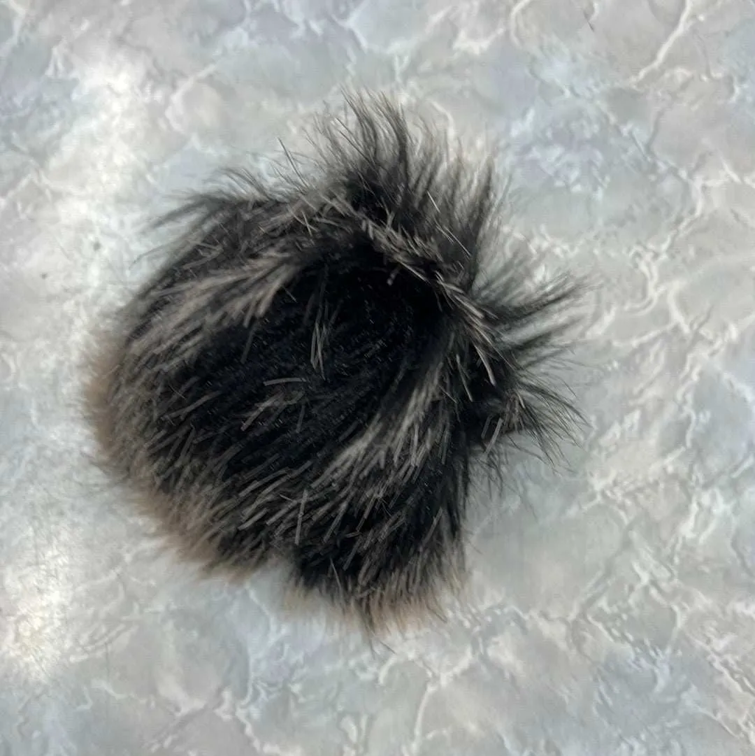 Pom Poms - Medium (6cm) Elastic Loop