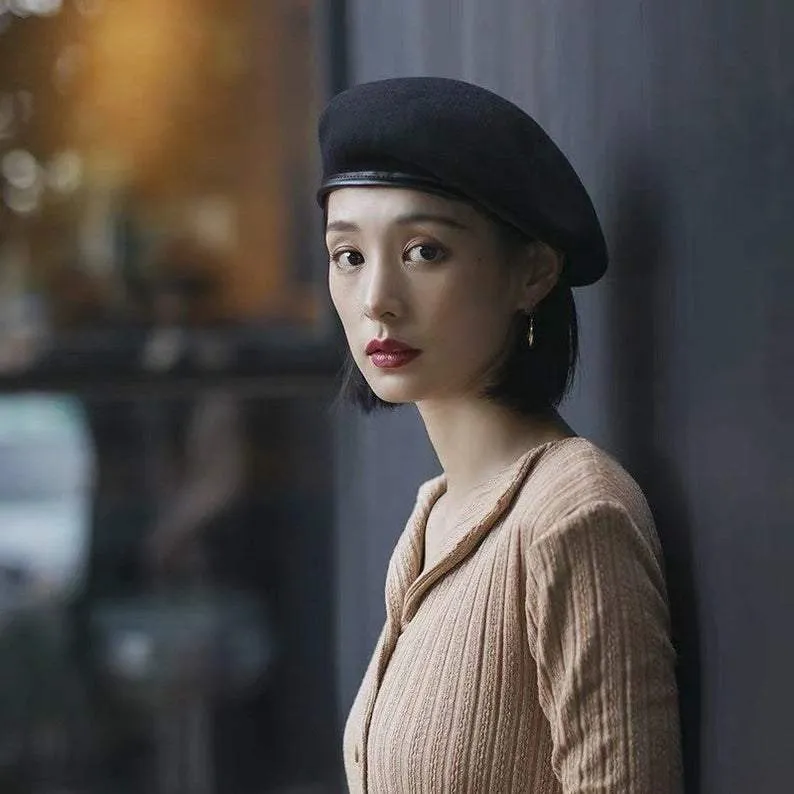 Vintage Style Wool Beret for Women with Leather Rim
